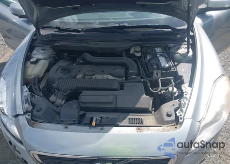 2011 Volvo C70 T5 from USA, damaged, VIN YV1672MCXBJ118831